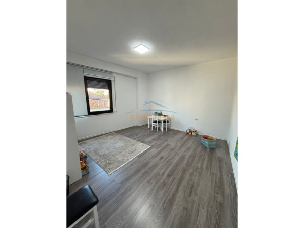 Tirane, shitet apartament 1+1+Ballkon Kati 2, 77 m² 198.000 € (RRUGA QEMAL STAFA)