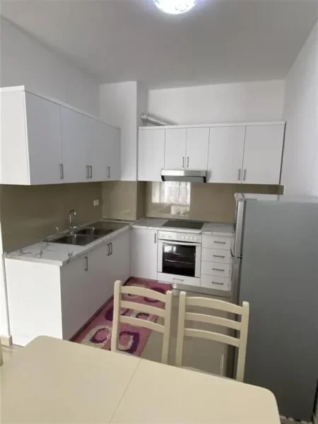 Tirane, jepet me qera apartament 1+1 Kati 8, 72 m² 400 € (Astir)