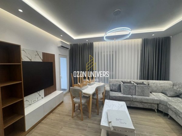 Tirane, jepet me qera apartament 1+1+Ballkon Kati 5, 75 m² 550 € (5 Maji)