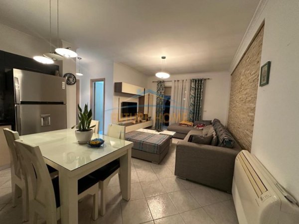 Tirane, shitet apartament 2+1+Ballkon Kati 4, 100 m² 147.000 € 