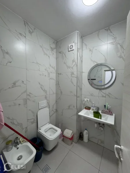 Tirane, shitet apartament 2+1+Ballkon Kati 4, 78 m² 160.000 € (Don Bosko)