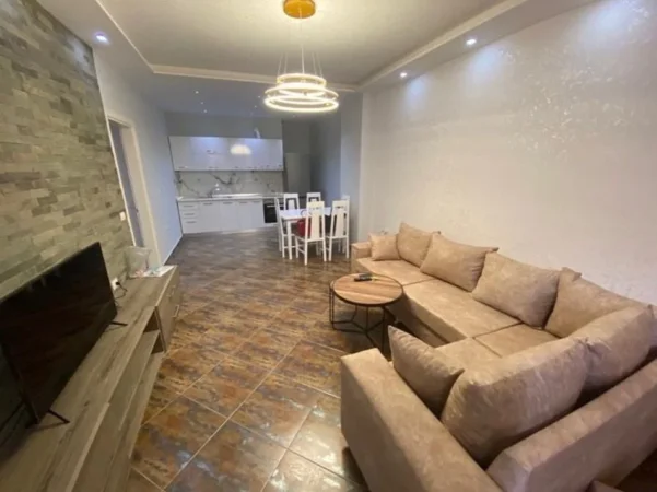 Tirane, jepet me qera apartament 2+1 Kati 2, 85 m² 550 € 