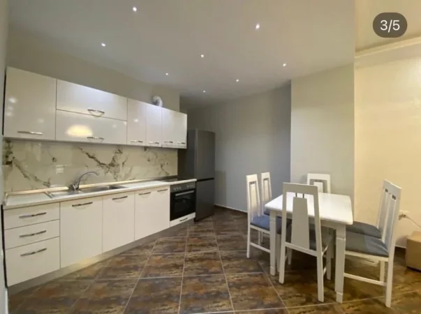 Tirane, jepet me qera apartament 2+1 Kati 2, 85 m² 550 € 