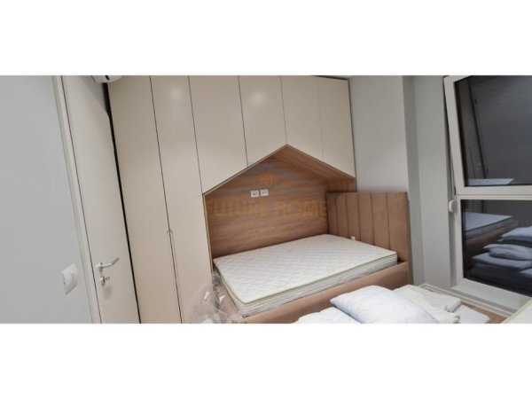 Tirane, jepet me qera apartament 2+1+Ballkon , 105 m² 800 € 