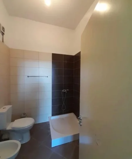 Tirane, jepet me qera apartament 2+1 Kati 8, 100 m² 450 € 