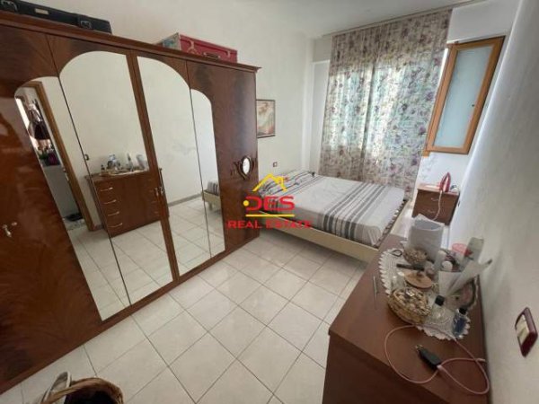 Vlore, shitet apartament 3+1+BLK Kati 3, 88 m² 56.000 Euro (Rruga Damian Humariti)