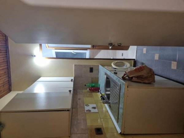 Tirane, jepet me qera garsonier Kati 3, 200 Euro (rruga durresit)