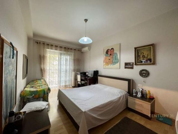 Tirane, shitet apartament Kati 2, 115 m² 205.000 Euro (Prane Pizzeria Pavarotit, Liqeni i Tiranes Tirana, Albania)
