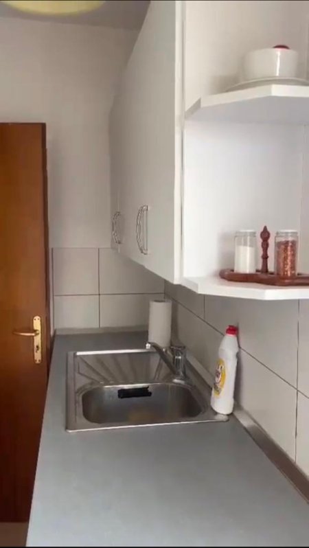 Tirane, jepet me qera apartament 1+1+A Kati 4, 57 m² 350 Euro (Rruga Thanas Ziko)