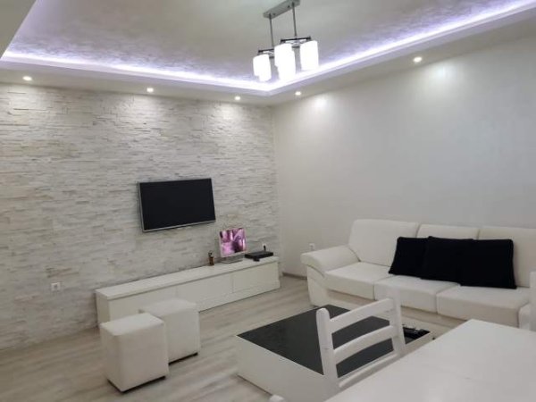 Tirane, jepet me qera apartament 1+1 Kati 4, 67 m² 450 Euro (Don Bosko)