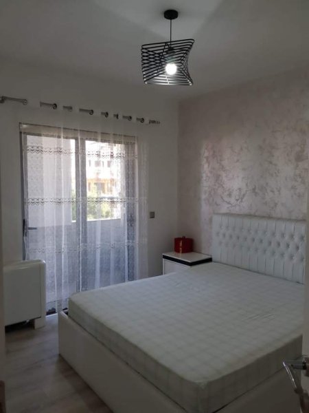 Tirane, jepet me qera apartament 1+1 Kati 4, 67 m² 450 Euro (Don Bosko)