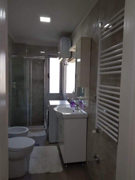 Tirane, jepet me qera apartament 1+1 Kati 4, 67 m² 450 Euro (Don Bosko)