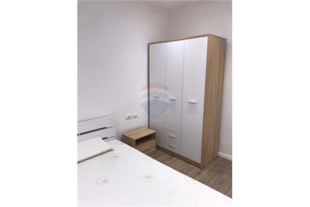 Tirane, jepet me qera apartament 2+1 Kati 2, 75 m² 450 Euro (Rruga Kavajes)