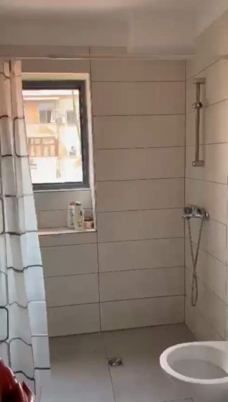 Tirane, jepet me qera apartament 1+1 Kati 4, 56 m² 350 Euro (4 deshmoret)