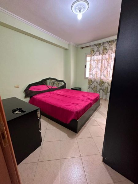 Tirane, jepet me qera apartament 2+1+BLK Kati 2, 122 m² 38.000 Leke (Rruga Teodor Keko)