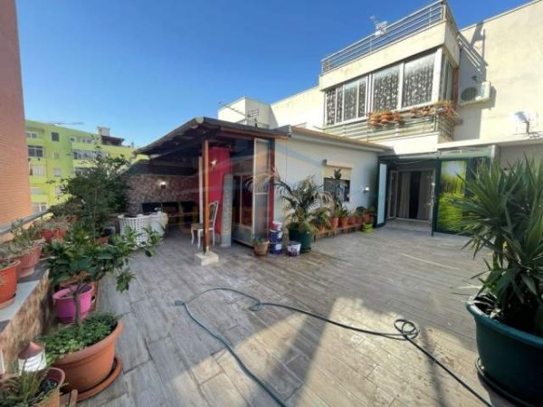 Tirane, jepet me qera apartament 2+1+BLK Kati 5, 90 m² 450 Euro (Don Bosko)