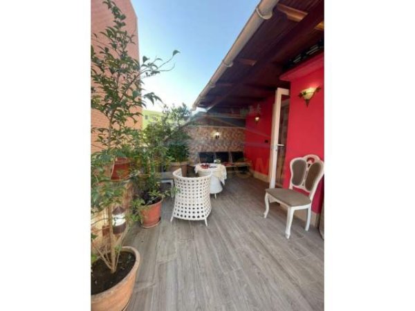 Tirane, jepet me qera apartament 2+1+BLK Kati 5, 90 m² 450 Euro (Don Bosko)