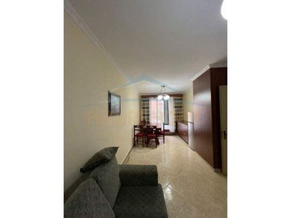 Tirane, jepet me qera apartament 2+1+BLK Kati 5, 90 m² 450 Euro (Don Bosko)
