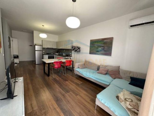 Tirane, jepet me qera apartament 2+1+BLK Kati 7, 97 m² 550 Euro (Fusha e Aviacionit)