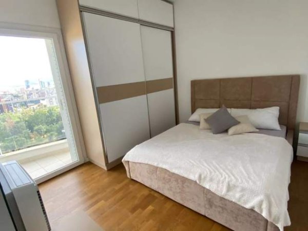 Tirane, jepet me qera apartament 2+1+BLK Kati 4, 130 m² 800 Euro (Kopshti Botanik)