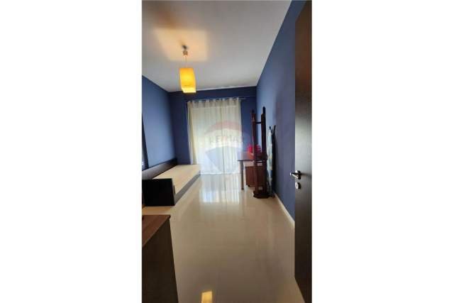 Tirane, jepet me qera apartament 2+1 Kati 2, 100 m² 500 Euro (kopshti botanik)