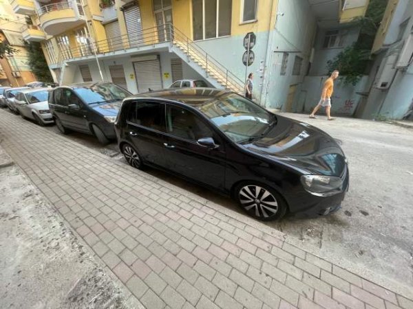 Tirane, shes makine Volkswagen Viti 2011, 7.500 Euro