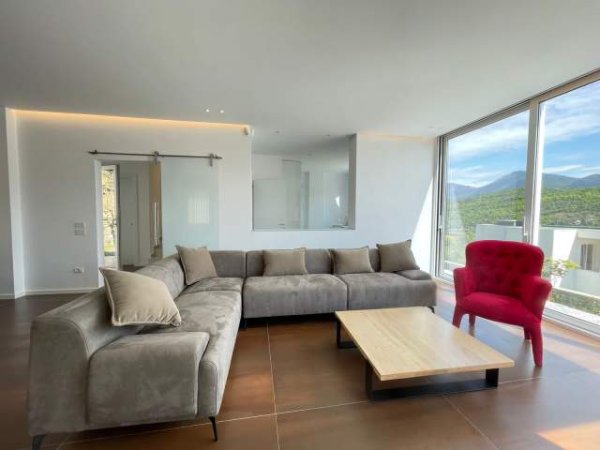 Tirane, jepet me qera Vile 350 m² 2.000 Euro (Green Residence prane TEG)