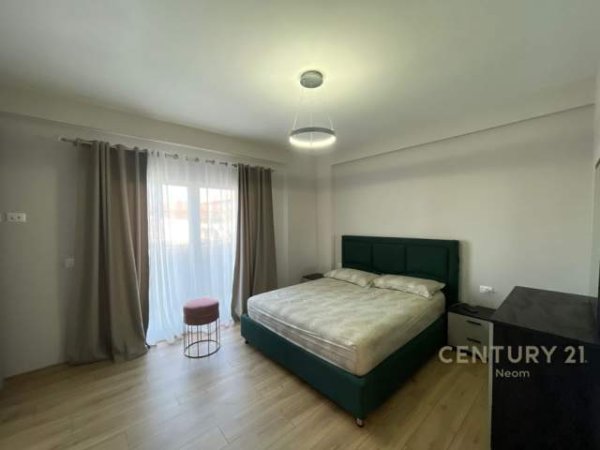 Tirane, jepet me qera apartament 2+1+BLK Kati 2, 134 m² 700 Euro (Liqeni i Farkes)