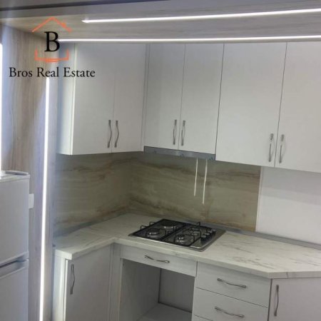 Tirane, jepet me qera apartament 1+1 60 m² 450 Euro