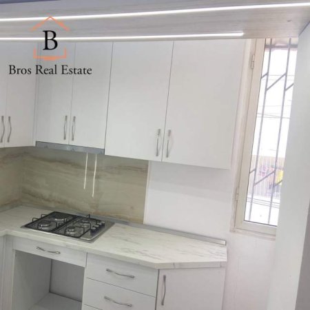 Tirane, jepet me qera apartament 1+1 60 m² 450 Euro