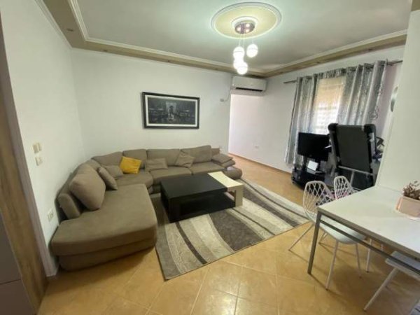 Tirane, jepet me qera apartament 1+1+BLK Kati 4, 64 m² 45.000 Leke (Kodra e Diellit)
