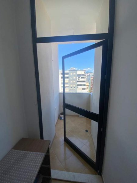 Tirane, jepet me qera apartament 1+1+BLK Kati 4, 64 m² 45.000 Leke (Kodra e Diellit)