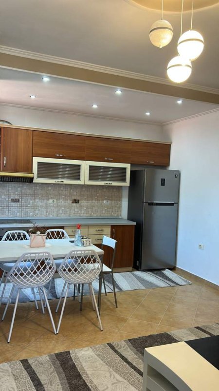 Tirane, jepet me qera apartament 1+1+BLK Kati 4, 64 m² 45.000 Leke (Kodra e Diellit)