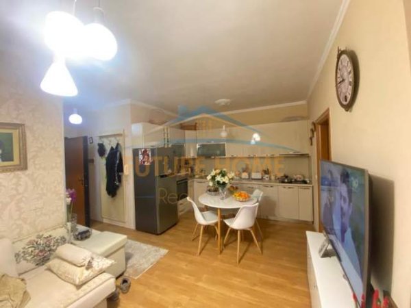 Tirane, shitet apartament 1+1+BLK Kati 16, 60 m² 132.000 Euro (QENDER)