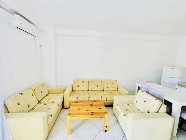 Tirane, shes apartament 1+1 72 m² 68.000 Euro (shkoze)