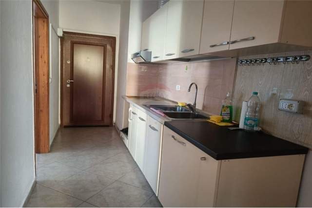 Tirane, jepet me qera apartament 2+1 Kati 4, 72 m² 450 Euro (Rruga e Dibres)