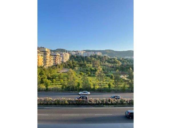 Tirane, shes apartament 2+1+BLK 114 m² 252.000 Euro (Kopshti Botanik, Liqeni i Tiranës)