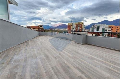 Tirane, shitet apartament 2+1+BLK Kati 4, 84 m² 190.000 Euro (Rruga Barikadave)