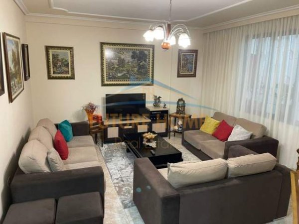 Tirane, shitet apartament Kati 5, 95 m² 145.000 Euro (21 dhjetori)