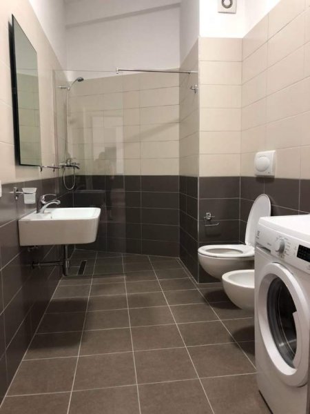 Tirane, jepet me qera apartament 2+1+BLK Kati 3, 125 m² 650 Euro (21 Dhjetori)