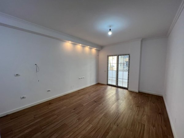 Tirane, shitet apartament 2+1 Kati 4, 94 m² 255.000 € 