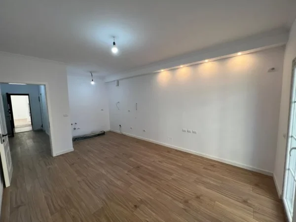 Tirane, shitet apartament 2+1 Kati 4, 94 m² 255.000 € 