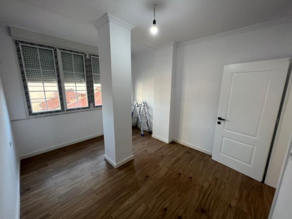 Tirane, shitet apartament 2+1 Kati 4, 94 m² 255.000 € 