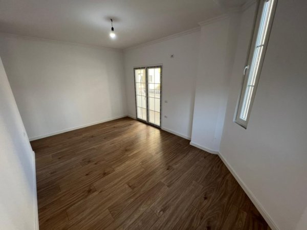 Tirane, shitet apartament 2+1 Kati 4, 94 m² 255.000 € 