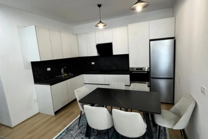 Tirane, jepet me qera apartament 2+1 Kati 5, 100 m² 750 € (Rruga Muzaket)