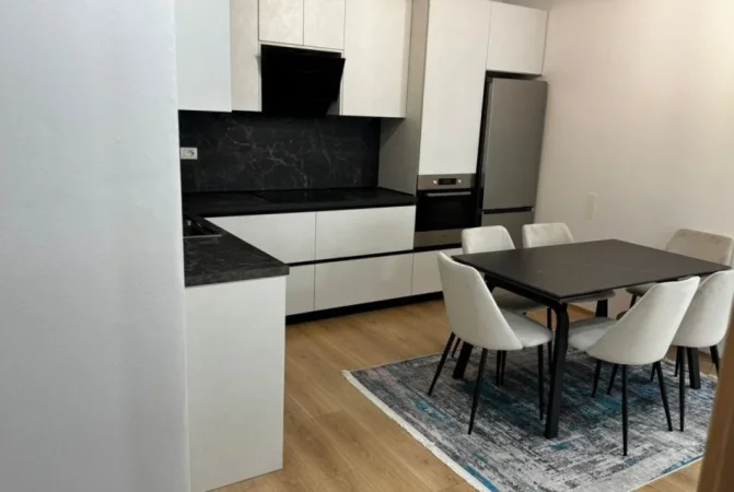 Tirane, jepet me qera apartament 2+1 Kati 5, 100 m² 750 € (Rruga Muzaket)