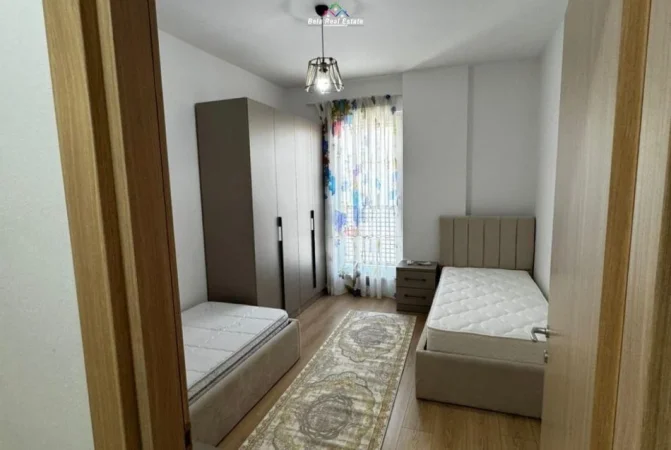 Tirane, jepet me qera apartament 2+1 Kati 5, 100 m² 750 € (Rruga Muzaket)