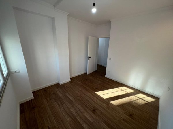Tirane, shitet apartament 2+1 Kati 4, 78 m² 240.000 € 