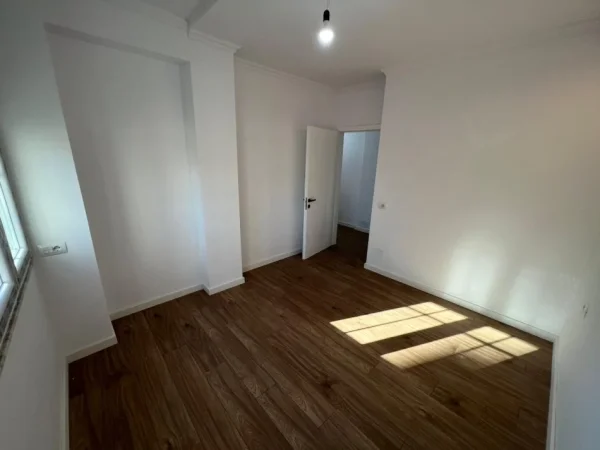 Tirane, shitet apartament 2+1 Kati 4, 78 m² 240.000 € 