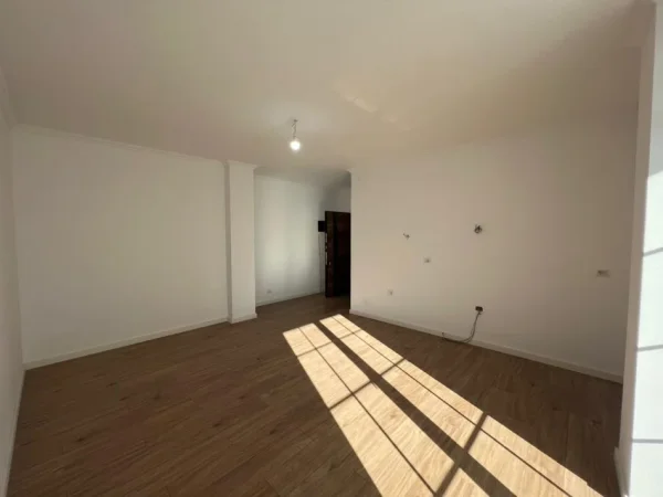 Tirane, shitet apartament 2+1 Kati 4, 78 m² 240.000 € 